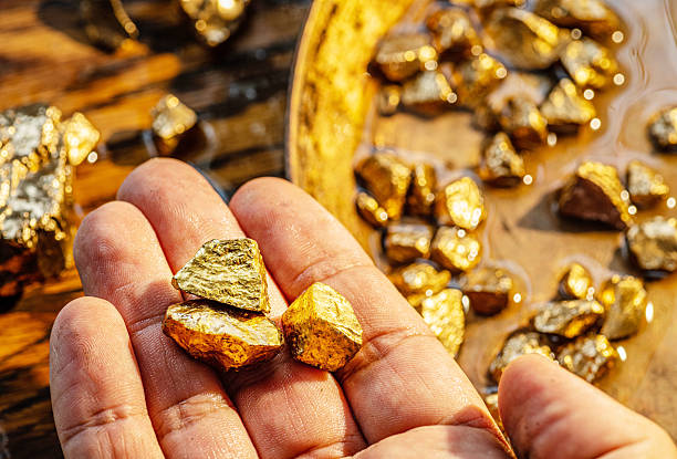 Gold Rebound, Dolar Melemah dan Yield AS Turun